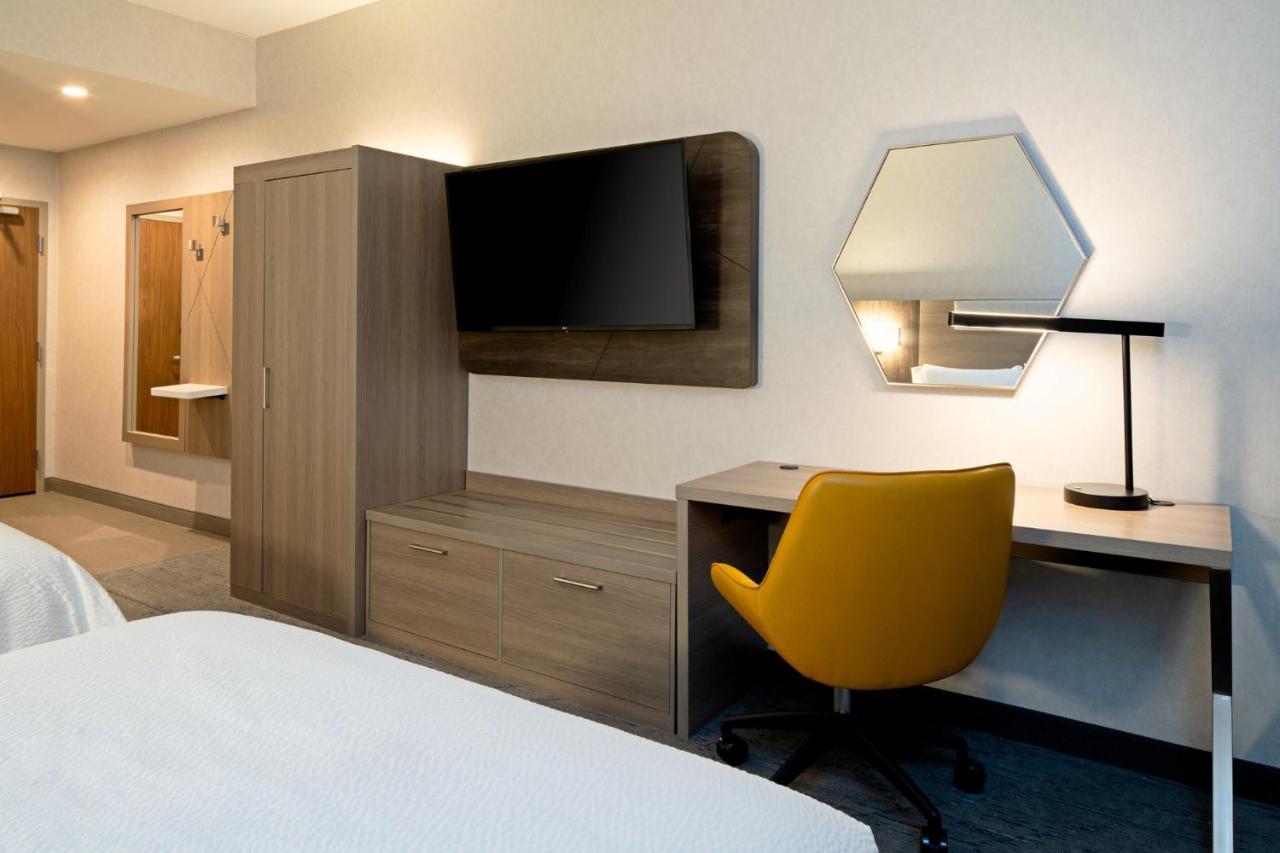 Holiday Inn Express & Suites - Hollister By Ihg Экстерьер фото
