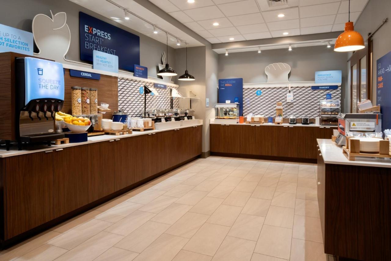 Holiday Inn Express & Suites - Hollister By Ihg Экстерьер фото